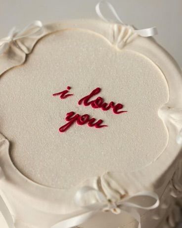 Luxury Valentine's Day Gifts for Her 2026