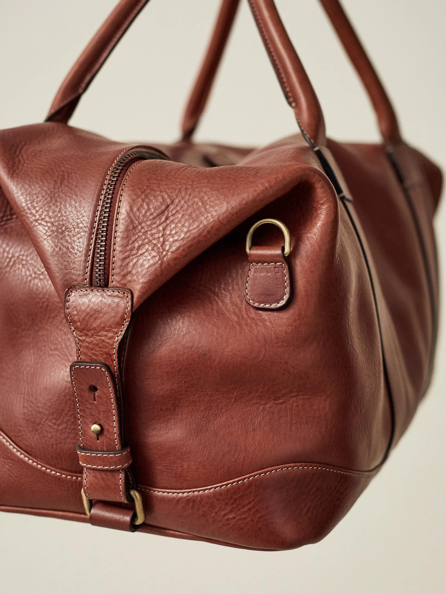 Luca Faloni weekender bag interior lining and compartments